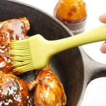 Load image into Gallery viewer, 2-Piece Silicone Basting Pastry Brush - 8.3' (Small) & 10.4' (Large) - Green